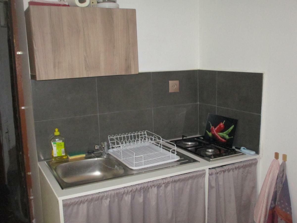 Petit Studio Apartment Lodève Екстериор снимка
